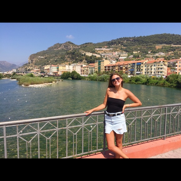 Meet your Posher, Taylor - Picture 1 of 1